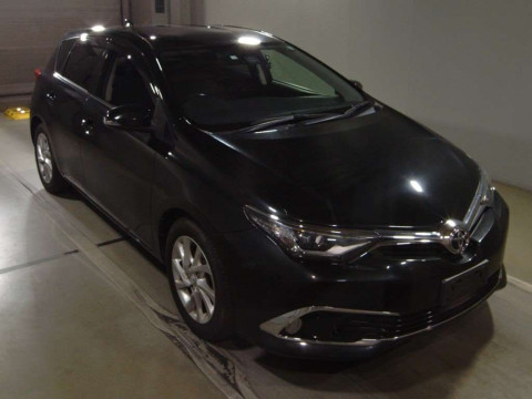 2016 Toyota Auris ZRE186H[2]