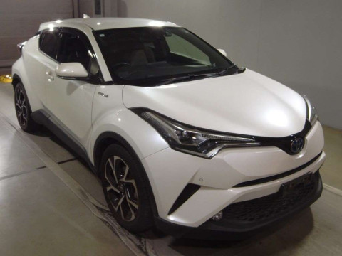 2017 Toyota C-HR ZYX10[2]