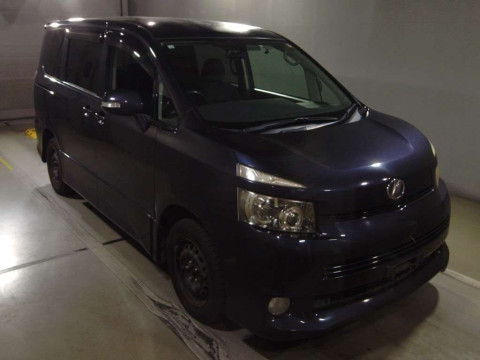 2009 Toyota Voxy ZRR70W[2]