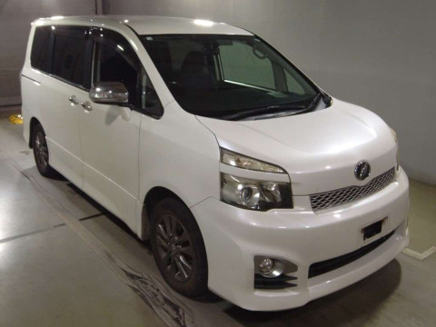 2011 Toyota Voxy ZRR70W[2]