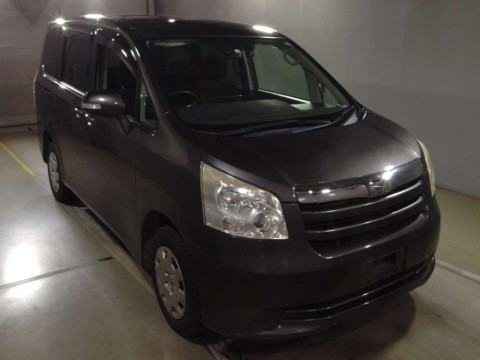 2008 Toyota Noah ZRR75G[2]