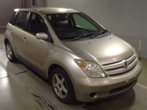 2003 Toyota IST NCP60[2]