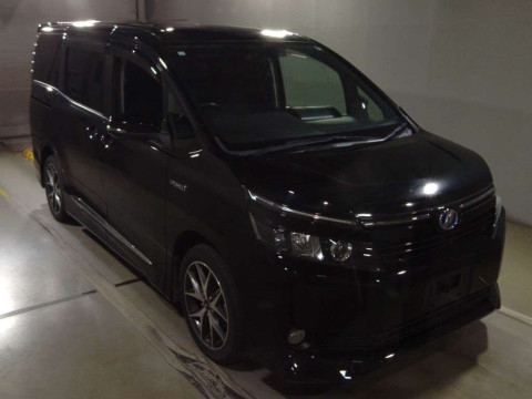 2014 Toyota Voxy ZWR80G[2]