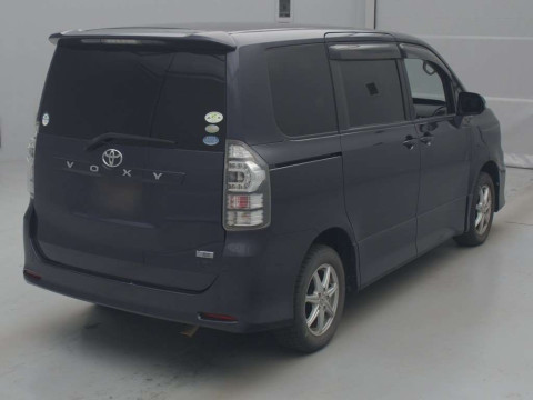 2011 Toyota Voxy ZRR75W[1]