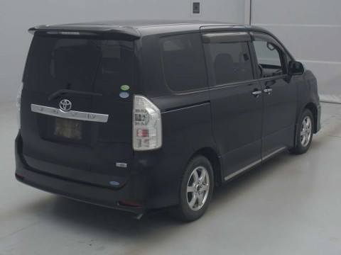 2014 Toyota Voxy ZRR70W[1]