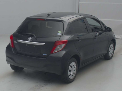 2014 Toyota Vitz NSP130[1]