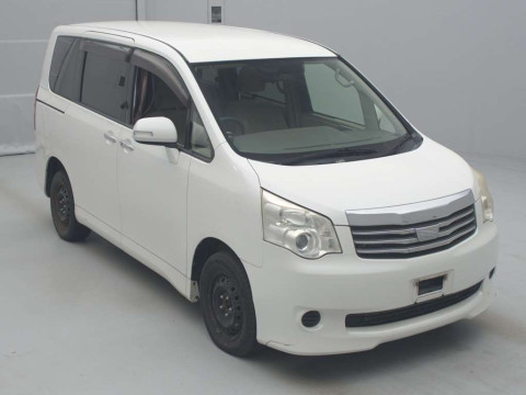 2012 Toyota Noah ZRR75G[2]