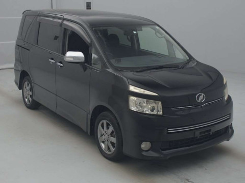 2010 Toyota Voxy ZRR75W[2]