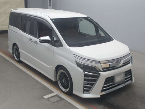 2019 Toyota Voxy ZRR80W[2]