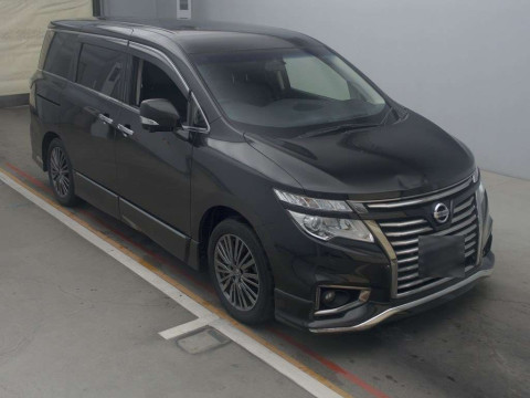 2018 Nissan Elgrand PNE52[2]