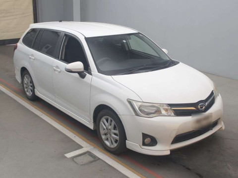 2013 Toyota Corolla Fielder NZE161G[2]