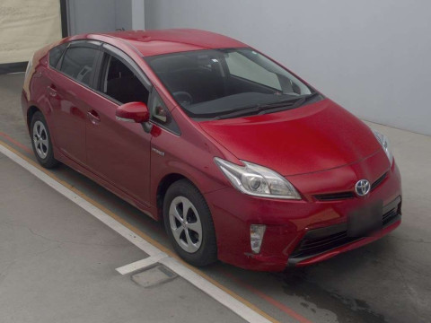 2013 Toyota Prius ZVW30[2]