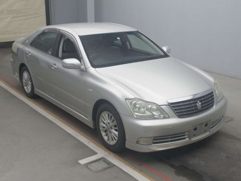 2004 Toyota Crown GRS182[2]