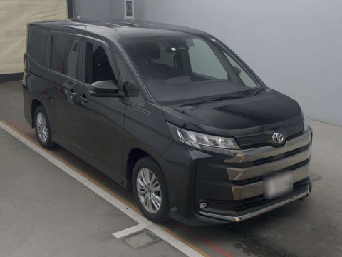 2022 Toyota Noah MZRA90W[2]