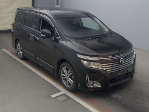 2011 Nissan Elgrand TE52[2]