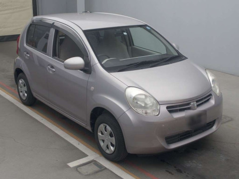 2010 Toyota Passo KGC30[2]