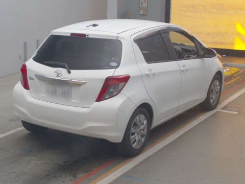 2011 Toyota Vitz NSP130[1]