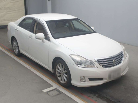 2008 Toyota Crown GRS202[2]