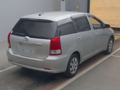 2005 Toyota Wish ZNE10G[1]