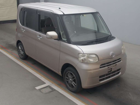 2011 Daihatsu Tanto L375S[2]