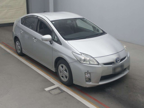 2010 Toyota Prius ZVW30[2]