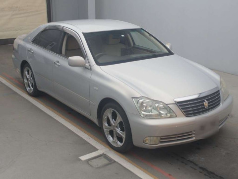 2004 Toyota Crown GRS180[2]