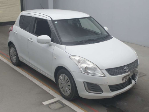 2015 Suzuki Swift ZC72S[2]