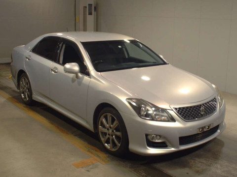 2008 Toyota Crown GRS204[2]