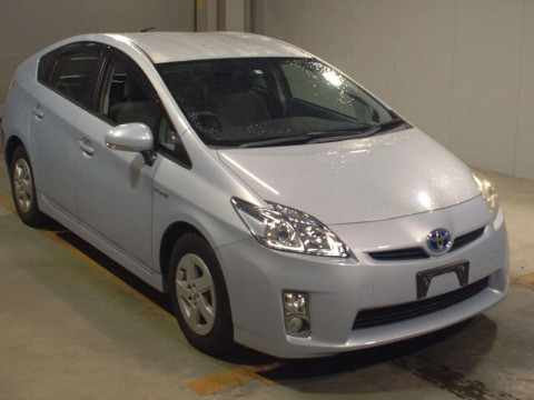 2011 Toyota Prius ZVW30[2]