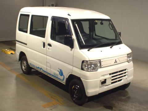 2013 Mitsubishi Minicab Miev U67V[2]