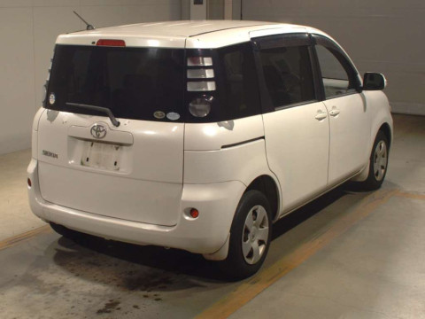 2007 Toyota Sienta NCP81G[1]