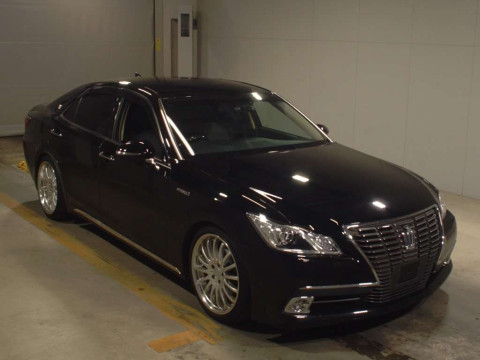 2015 Toyota Crown Hybrid AWS210[2]