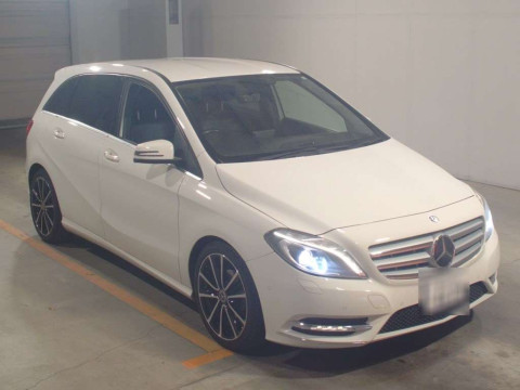 2014 Mercedes Benz B-Class 246242[2]