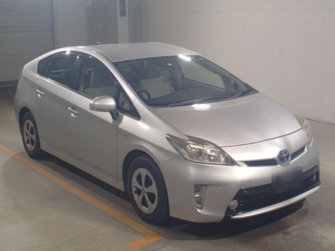 2014 Toyota Prius ZVW30[2]