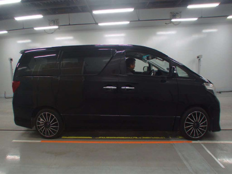 2011 Toyota Alphard GGH20W[2]