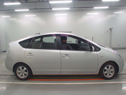 2009 Toyota Prius NHW20[2]