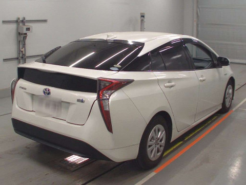 2016 Toyota Prius ZVW50[1]