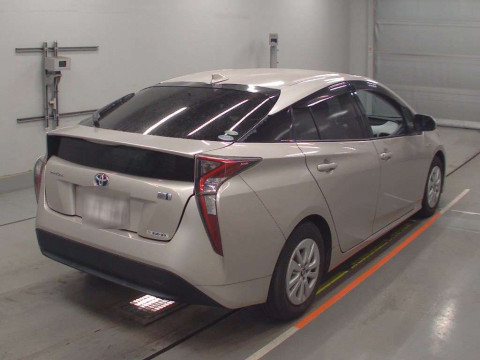 2016 Toyota Prius ZVW50[1]