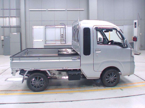 2020 Daihatsu Hijet Truck S510P[2]