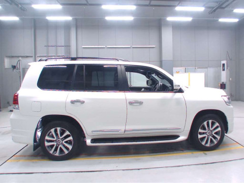 2020 Toyota Land Cruiser URJ202W[2]