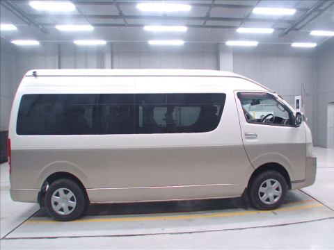 2005 Toyota Hiace Wagon TRH229W[2]