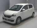 2013 Daihatsu Mira es