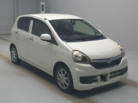 2013 Daihatsu Mira es LA300S[2]