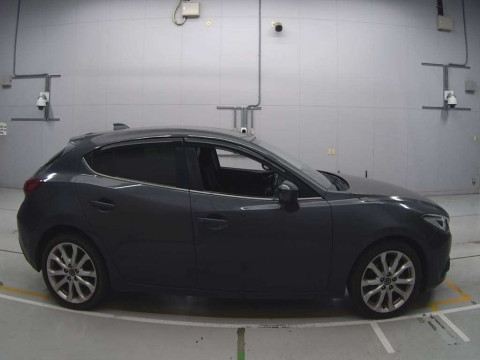 2013 Mazda Axela Sport BMEFS[2]