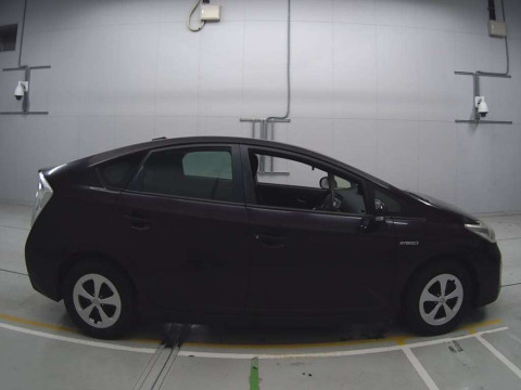 2013 Toyota Prius ZVW30[2]