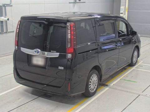 2014 Toyota Noah ZWR80G[1]