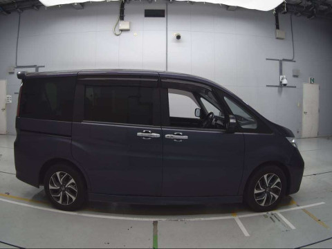 2015 Honda Step WGN Spada RP3[2]