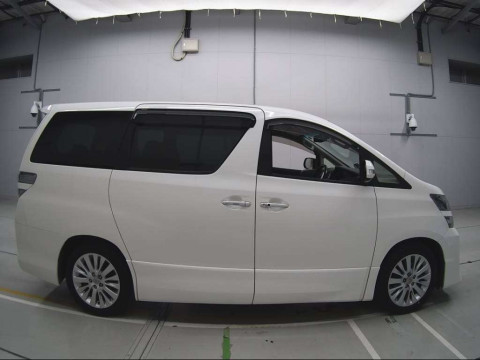 2013 Toyota Vellfire ANH20W[2]