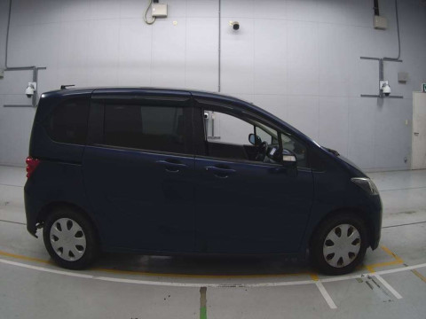 2010 Honda Freed GB3[2]