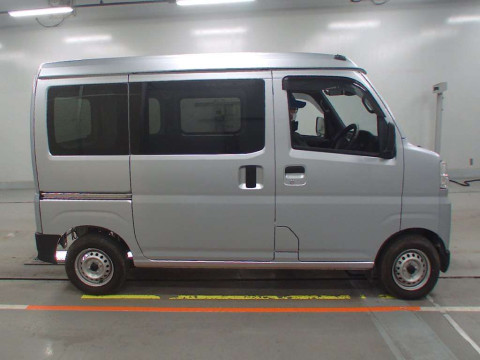 2024 Daihatsu Hijet Cargo S700V[2]